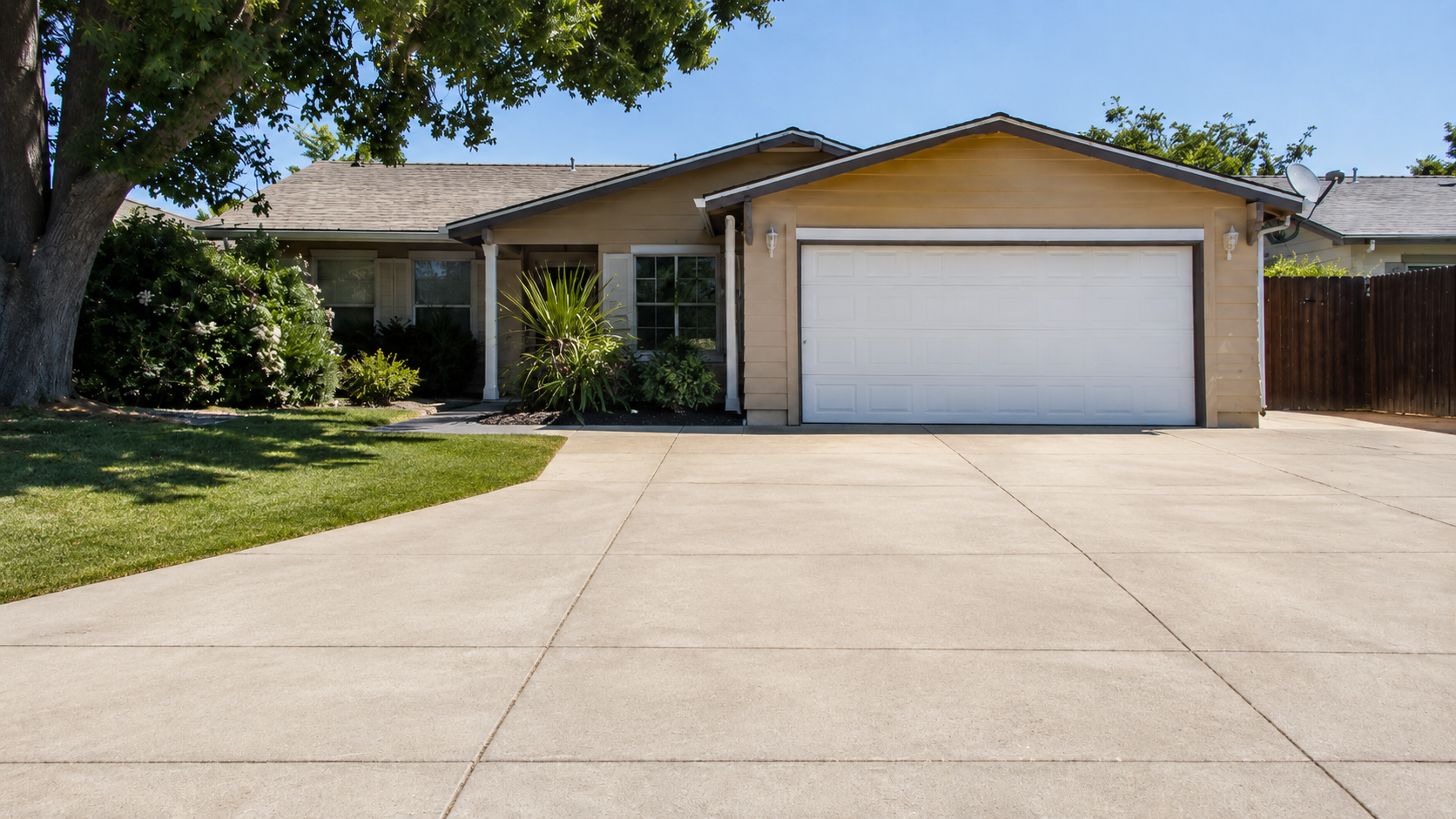 Clean, cleared driveway after BluJunk
